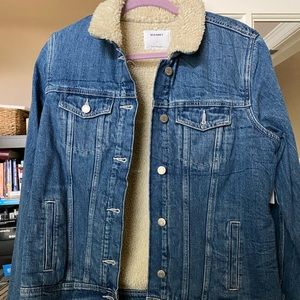 Brand new with tags Sherpa jean jacket! Size L!
